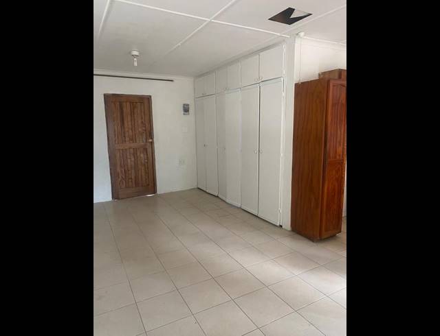 1 BEDROOM PROPERTY TO RENT IN COWIES HILL PARK